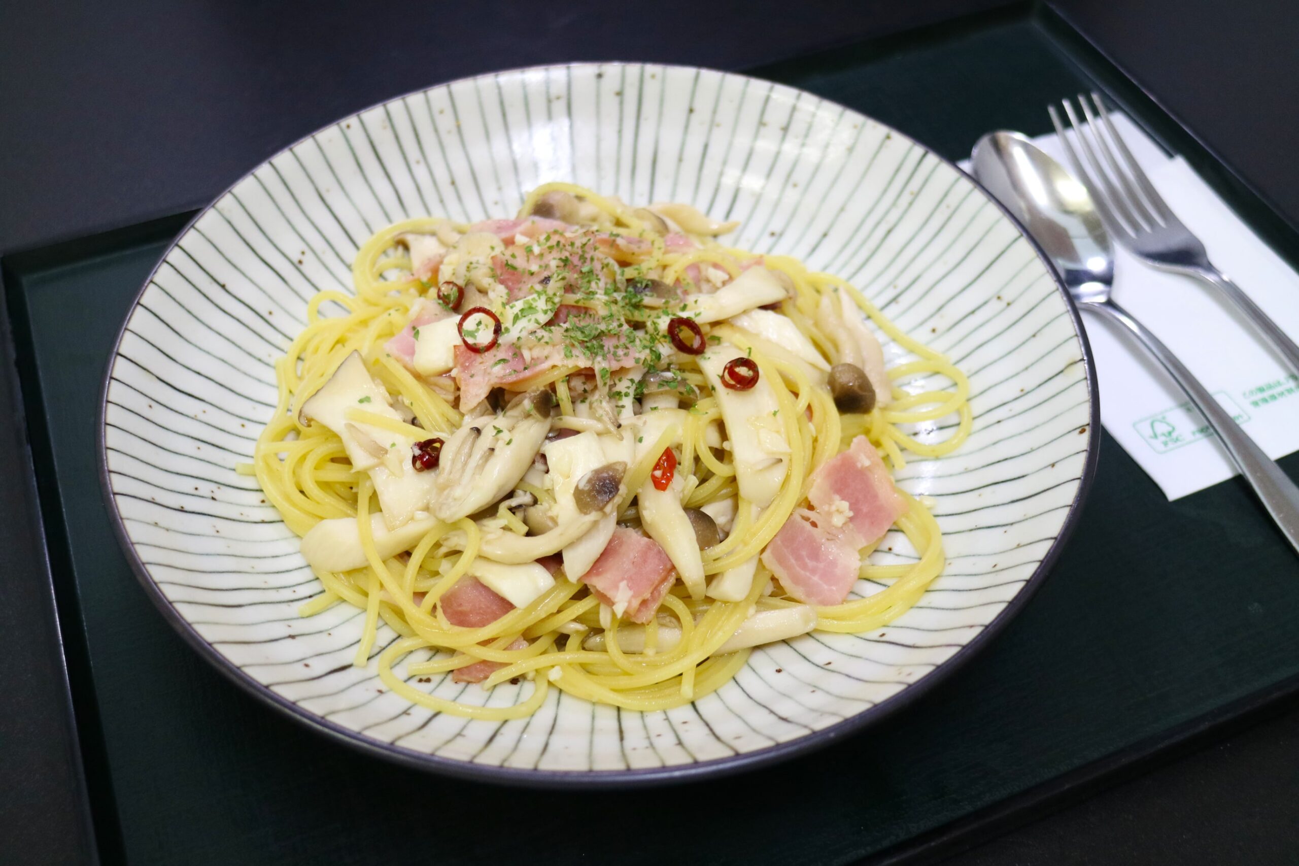 きのことベーコンのペペロンチーノ 1080円