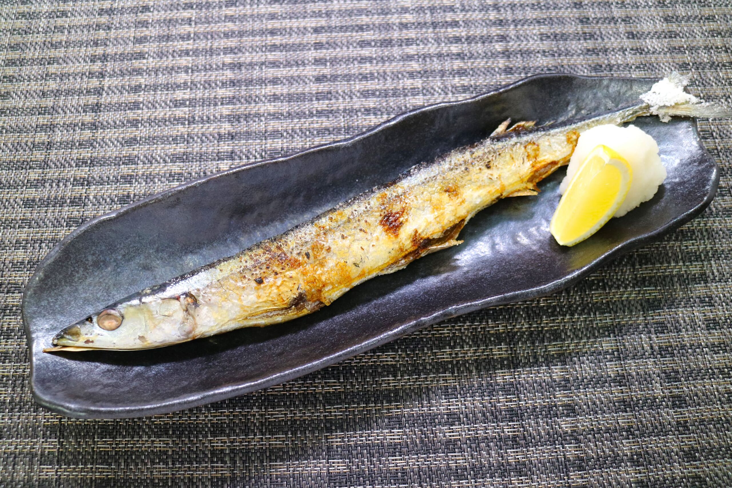 秋刀魚の塩焼き 860円